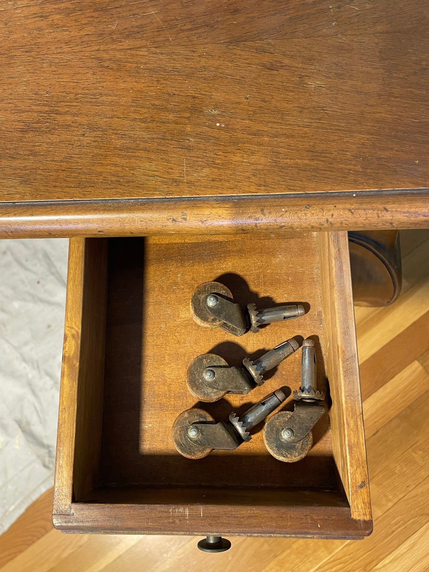 Trouvailles Horse Hoof 3-Drawer Desk – Watertown, Massachusetts – 43” W