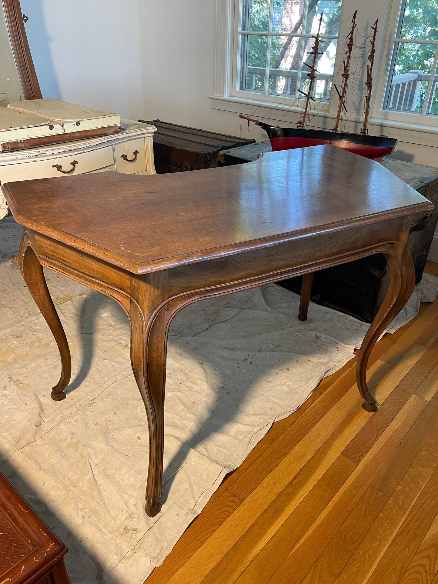 Trouvailles Horse Hoof 3-Drawer Desk – Watertown, Massachusetts – 43” W