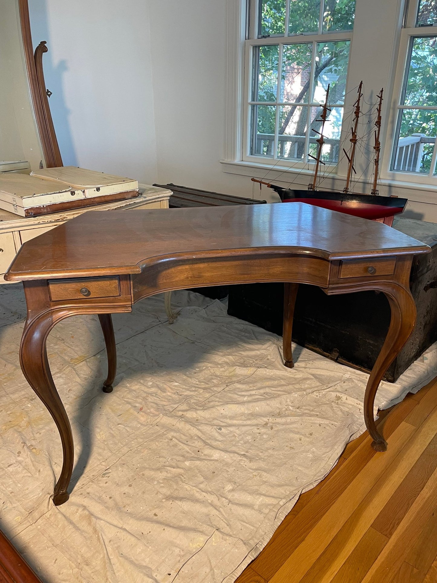 Trouvailles Horse Hoof 3-Drawer Desk – Watertown, Massachusetts – 43” W