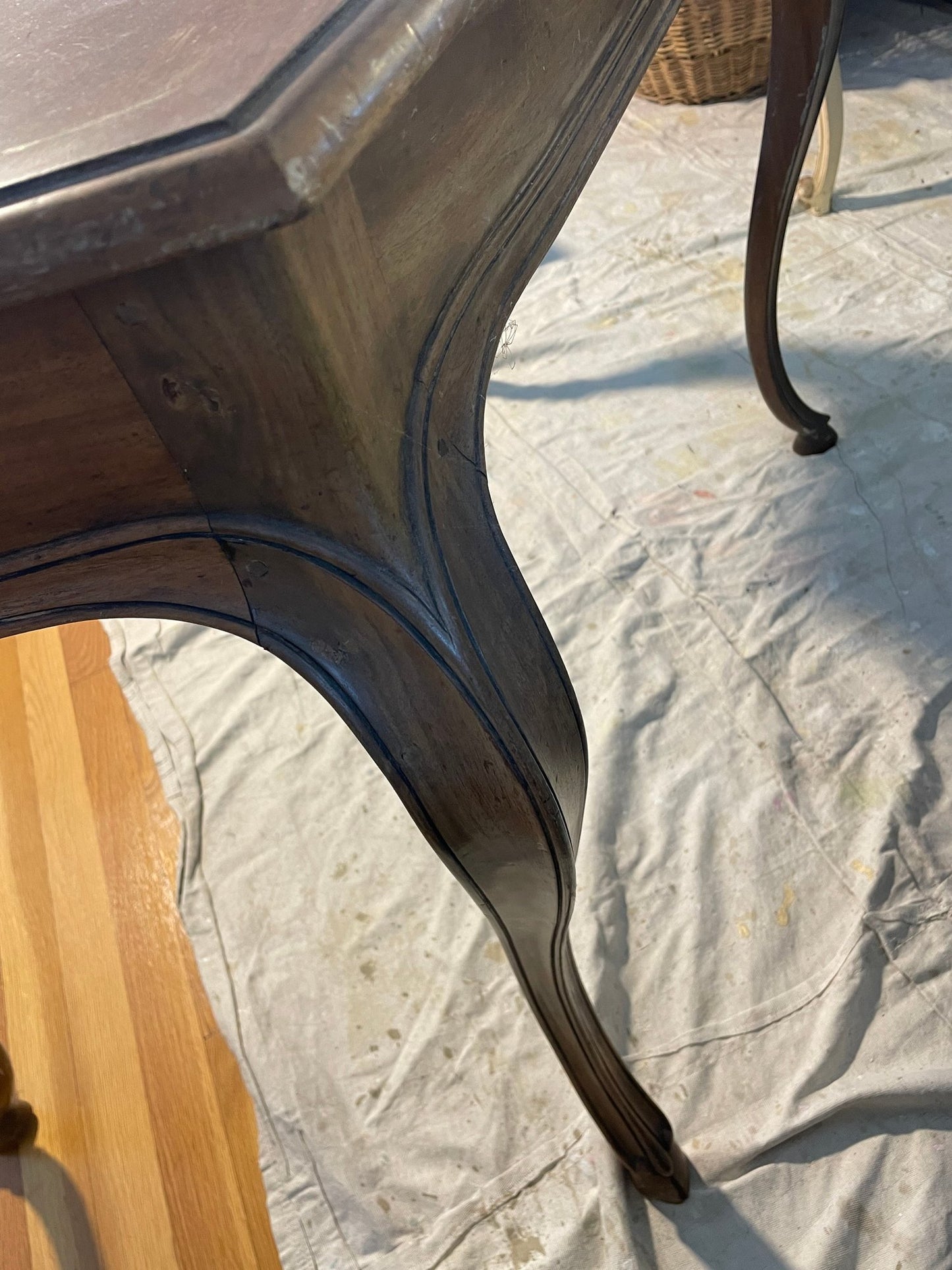 Trouvailles Horse Hoof 3-Drawer Desk – Watertown, Massachusetts – 43” W