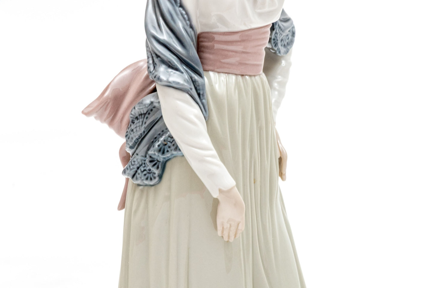 Lladró "Spanish Lady" Porcelain Figurine | Period Dress | © Daisa 1980 | Hand Made in Spain | 12.5"