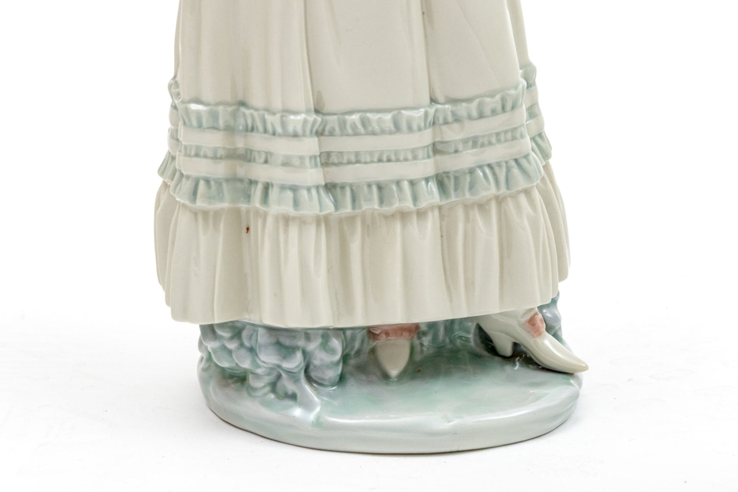 Lladró "Spanish Lady" Porcelain Figurine | Period Dress | © Daisa 1980 | Hand Made in Spain | 12.5"