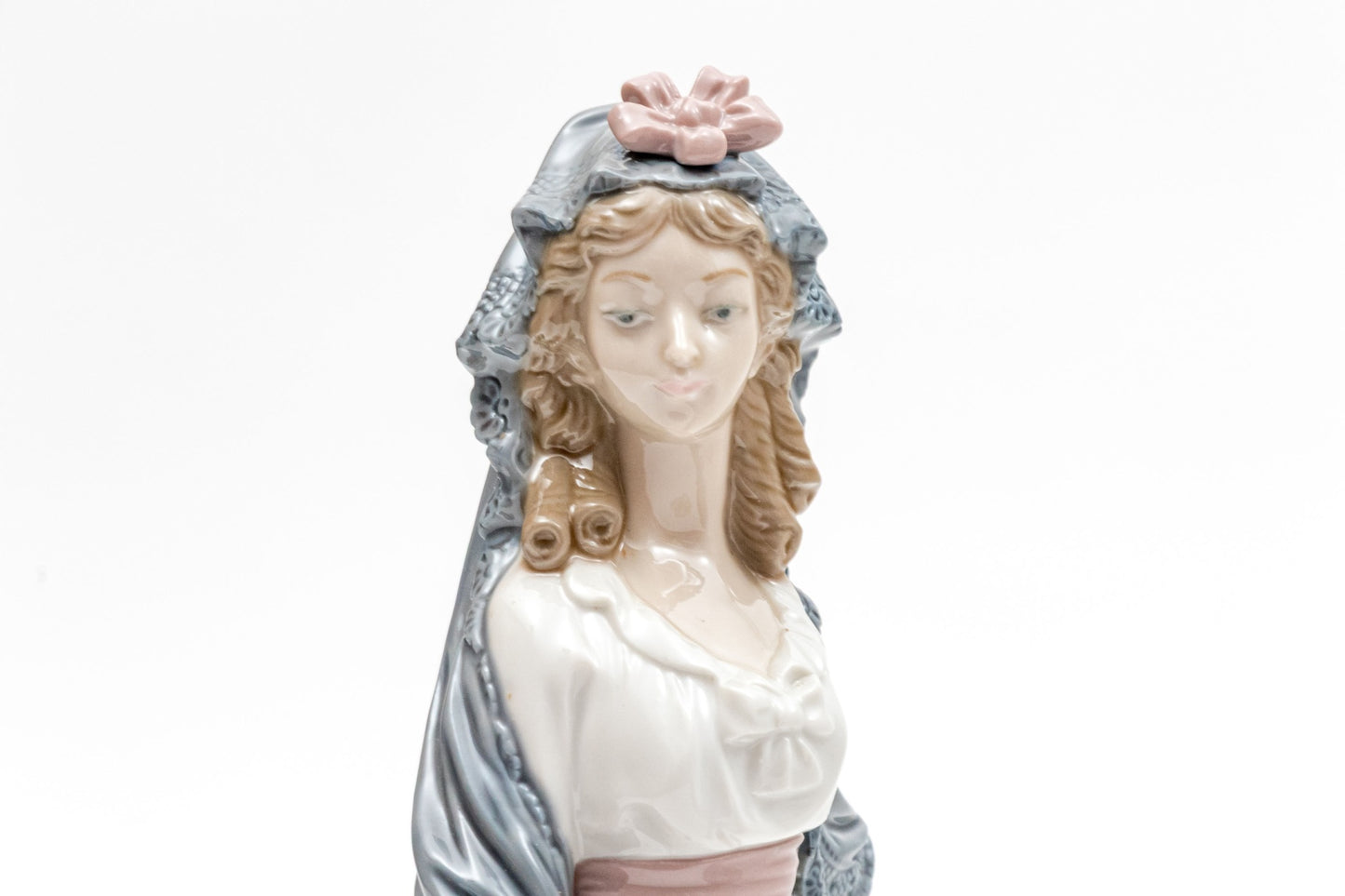 Lladró "Spanish Lady" Porcelain Figurine | Period Dress | © Daisa 1980 | Hand Made in Spain | 12.5"