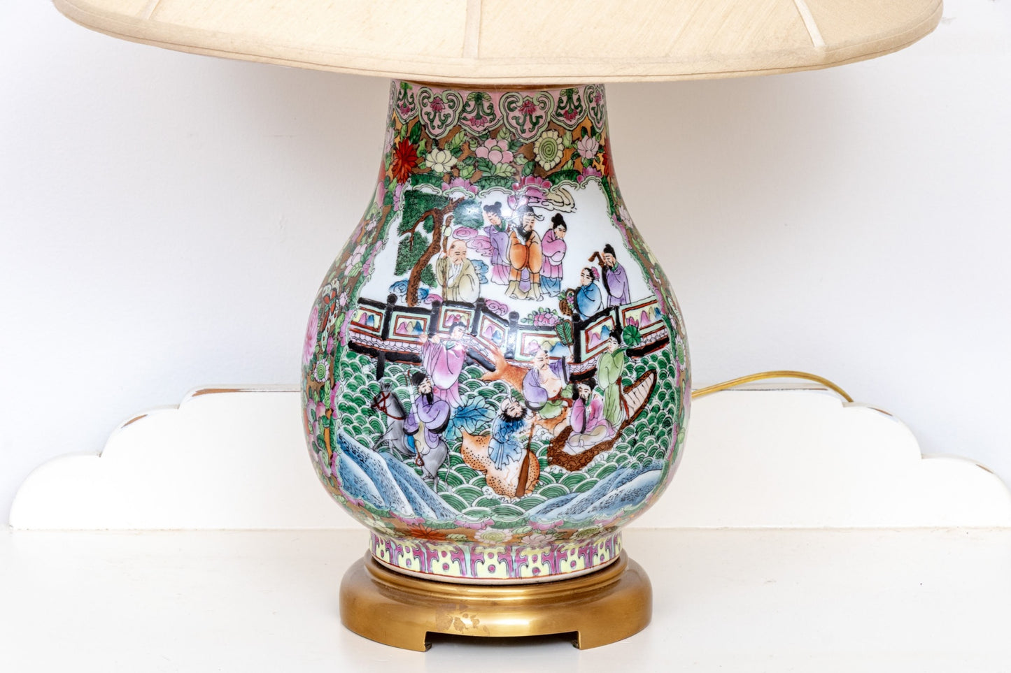 Chinese Famille Rose Millefleurs Hu-Form Porcelain Table Lamp | Figural Scenes | Mid-20th Century | With Shade
