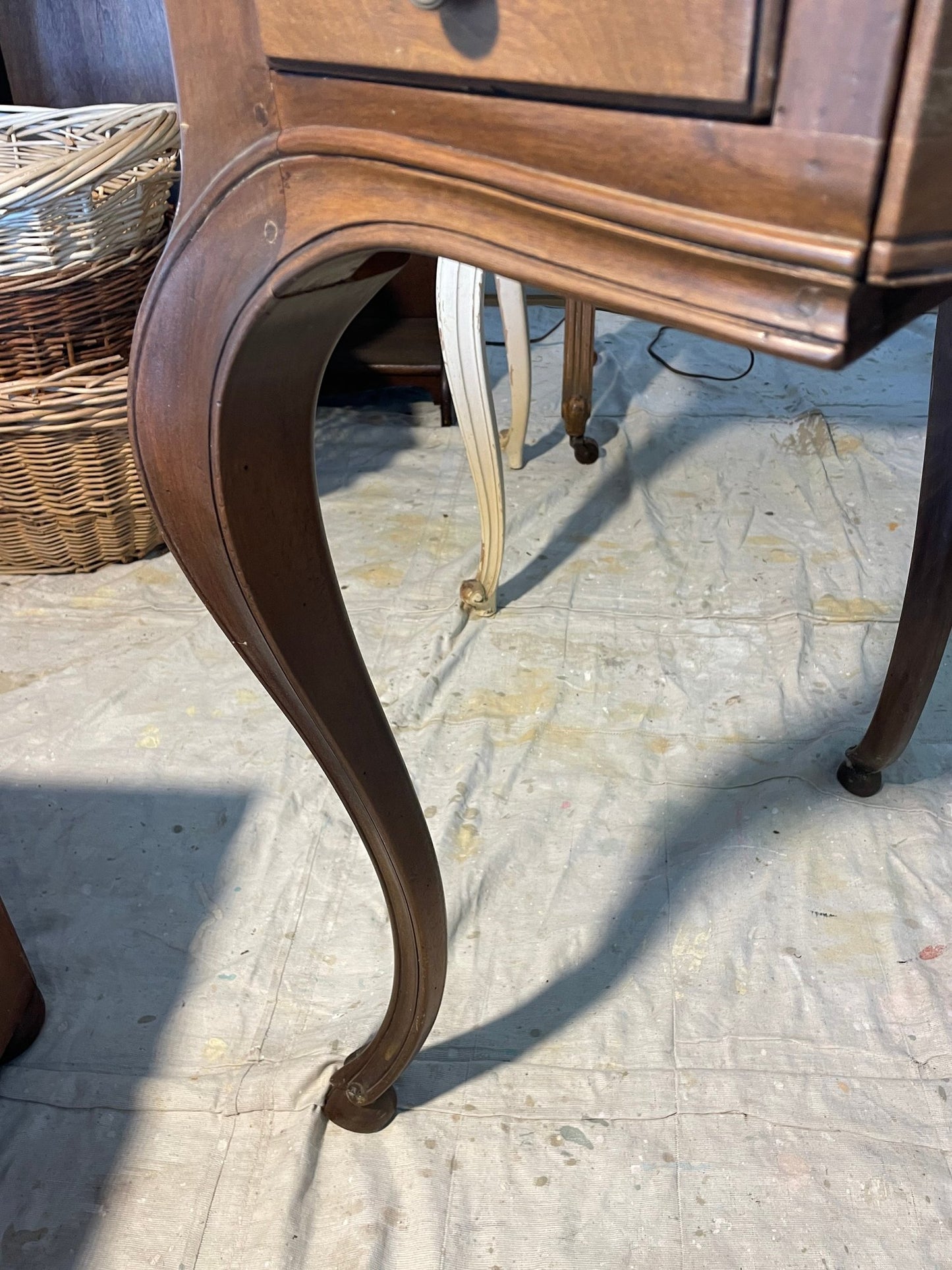 Trouvailles Horse Hoof 3-Drawer Desk – Watertown, Massachusetts – 43” W