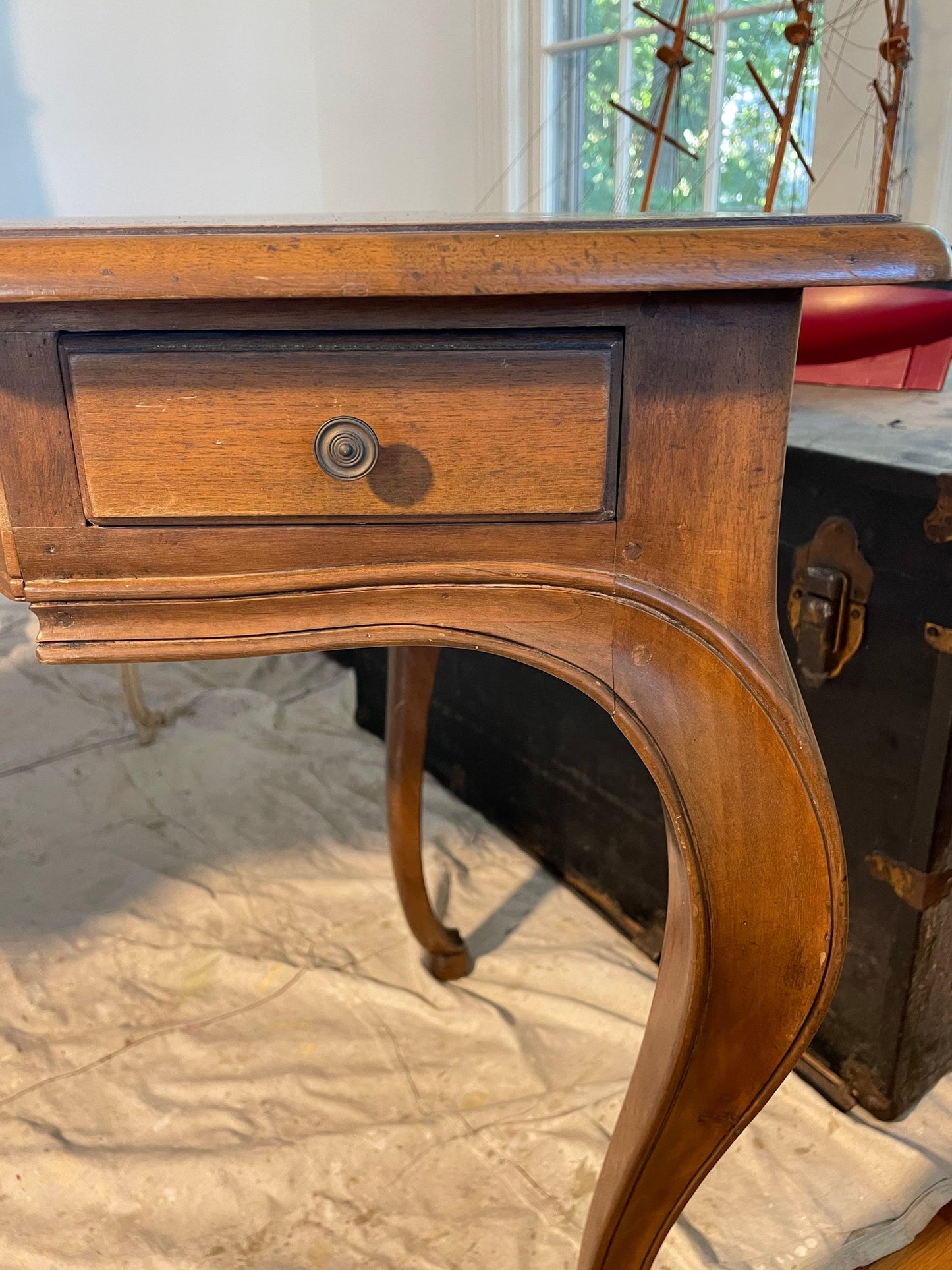 Trouvailles Horse Hoof 3-Drawer Desk – Watertown, Massachusetts – 43” W