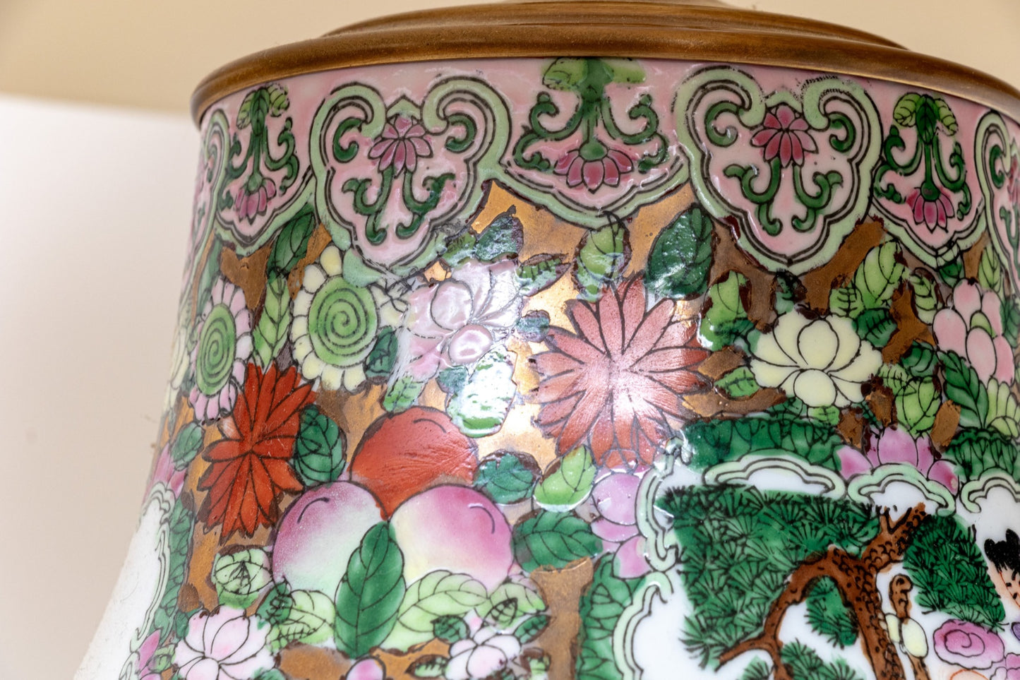 Chinese Famille Rose Millefleurs Hu-Form Porcelain Table Lamp | Figural Scenes | Mid-20th Century | With Shade