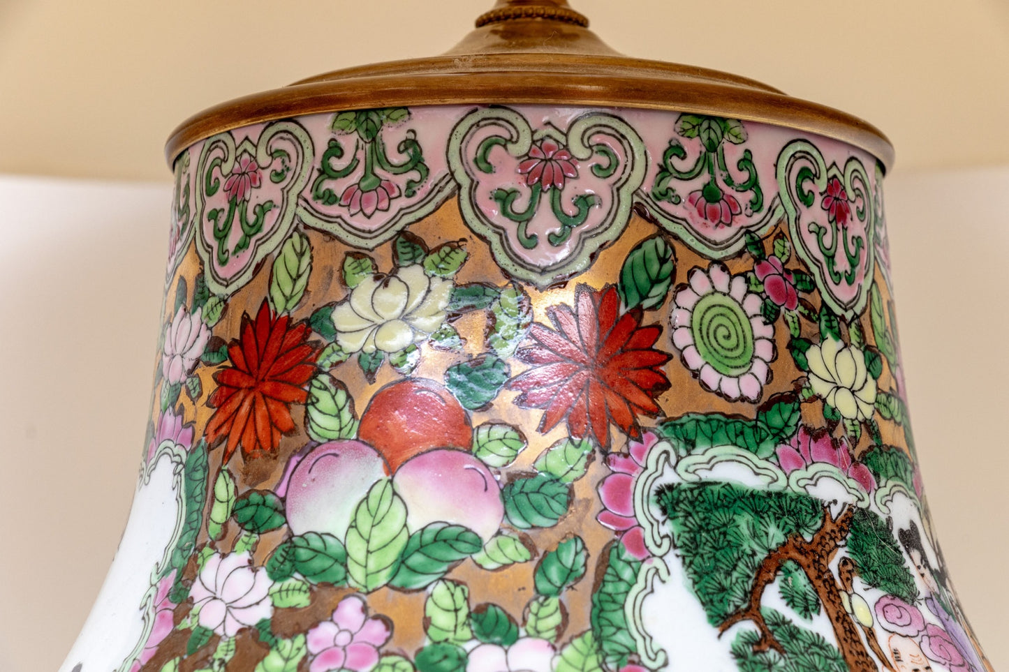 Chinese Famille Rose Millefleurs Hu-Form Porcelain Table Lamp | Figural Scenes | Mid-20th Century | With Shade