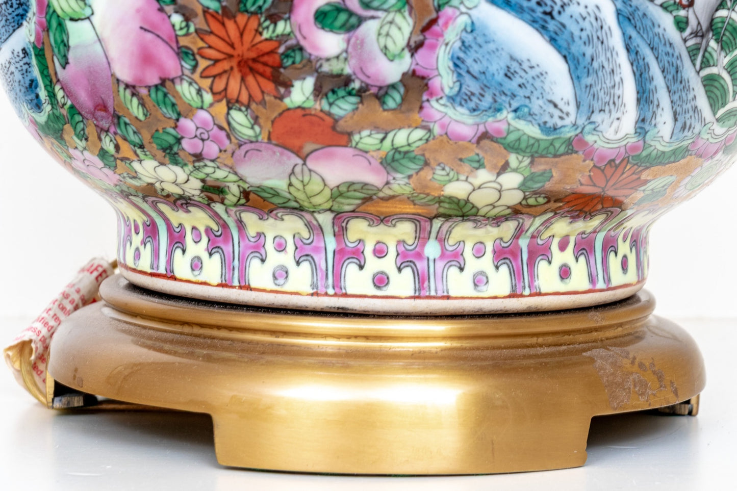 Chinese Famille Rose Millefleurs Hu-Form Porcelain Table Lamp | Figural Scenes | Mid-20th Century | With Shade
