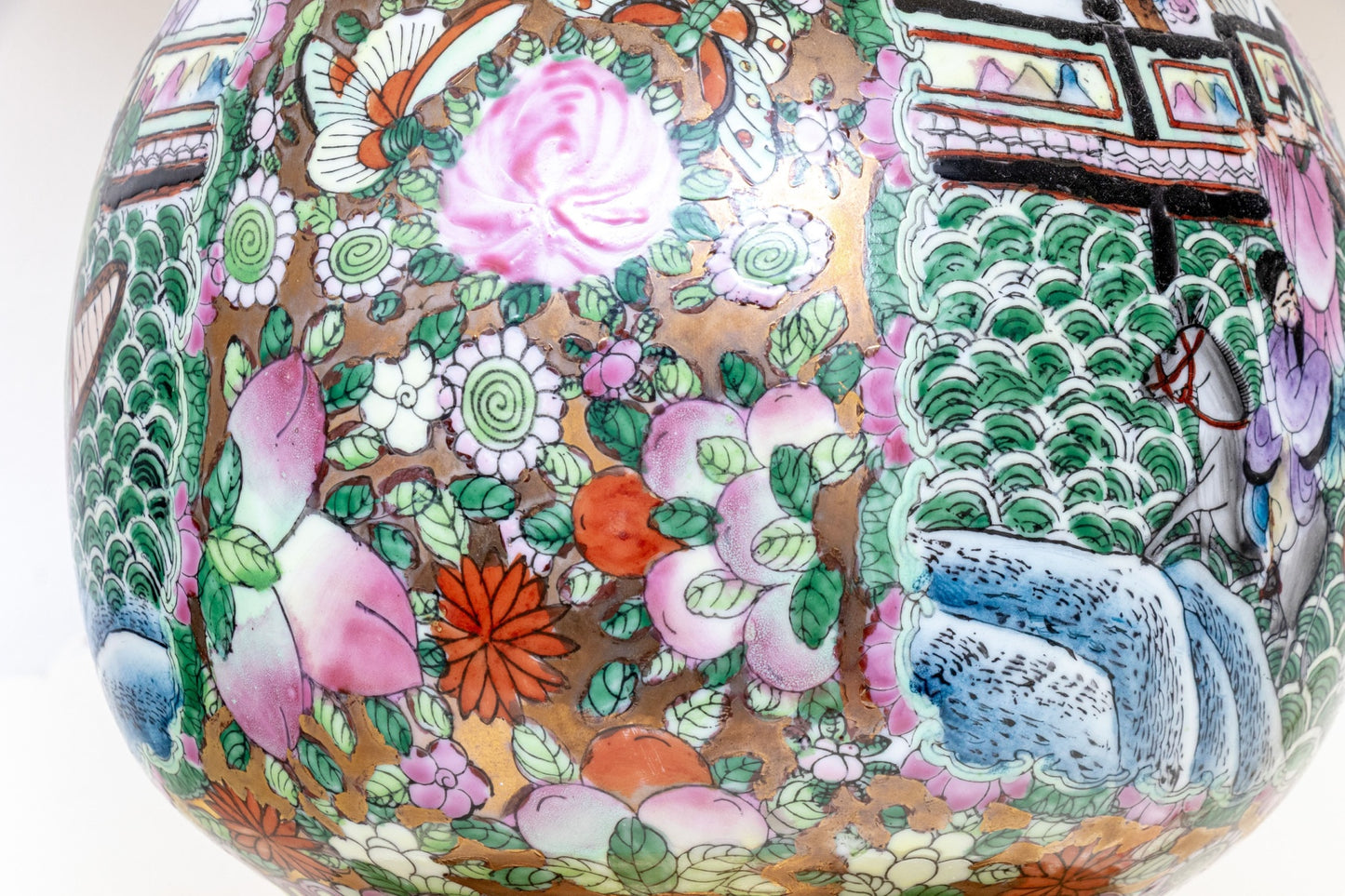 Chinese Famille Rose Millefleurs Hu-Form Porcelain Table Lamp | Figural Scenes | Mid-20th Century | With Shade