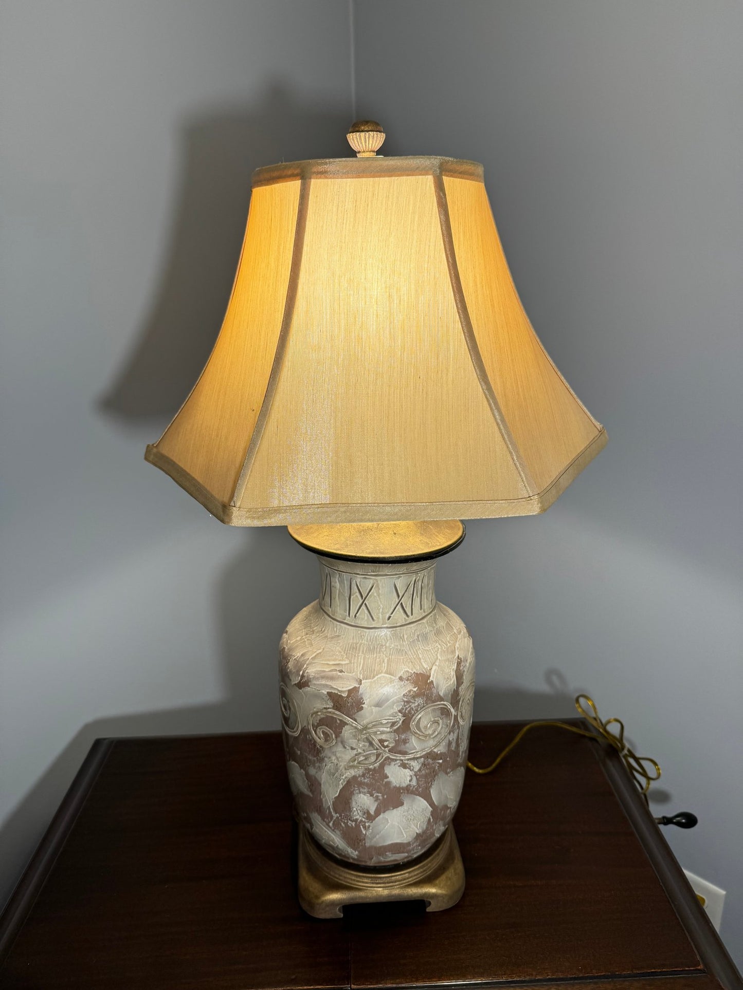 Gilded Urn Style Pottery Table Lamp
