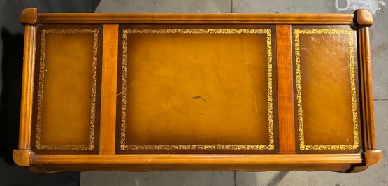 French-Style Wooden Side Table with Leather Inlay & Lower Shelf – Vintage Reproduction
