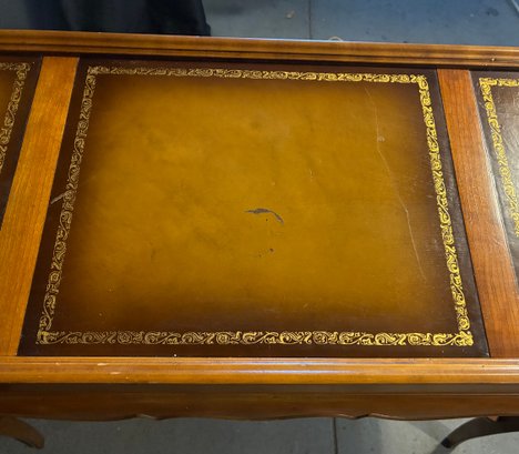 French-Style Wooden Side Table with Leather Inlay & Lower Shelf – Vintage Reproduction